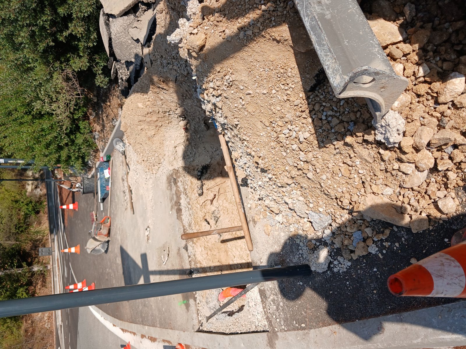 Vue générale d’un chantier de génie civil TG Optique sécurisé